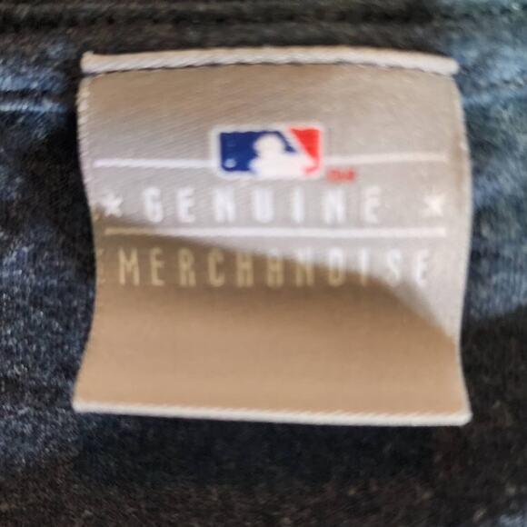 Derek Jeter Ladies V-Neck New York Yankees Captain Tshirt Size Medium - Picture 7 of 8